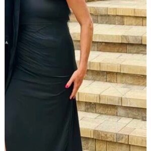 Elegant Black Sleeveless Dress